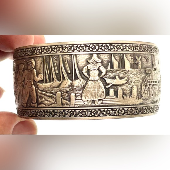 Vintage Signed Kelly Waters Detailed Dutch Scenic River Bank Cuff Bracelet - Picture 6 of 7